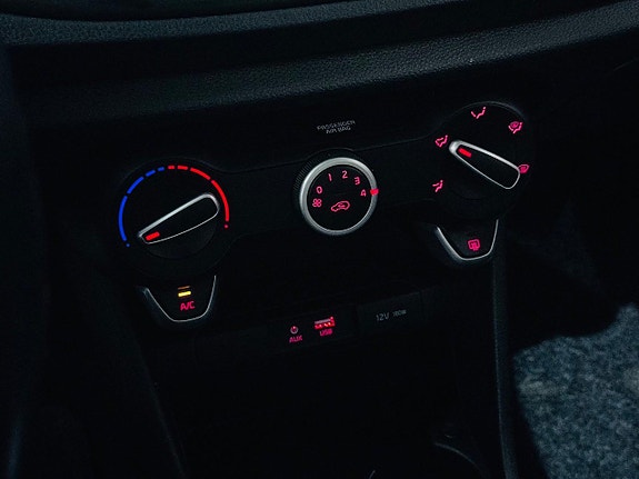 Kia Picanto 12 of 19