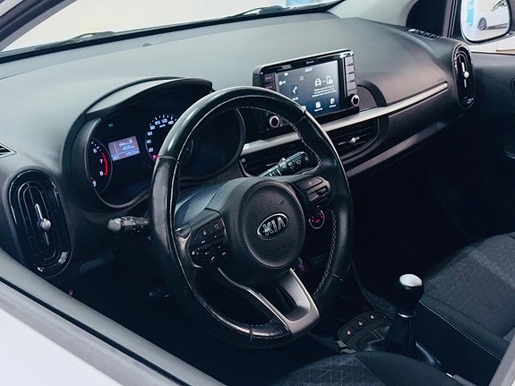 Kia Picanto 9 of 19