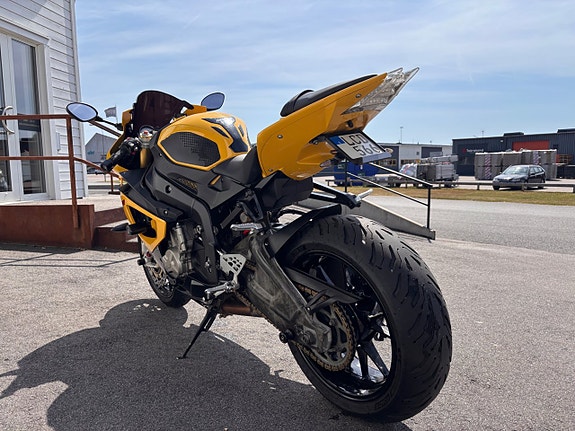 BMW Motorrad S S1000 RR, Fint skick, R&G, Slipon, "Den gula faran" 5 of 11