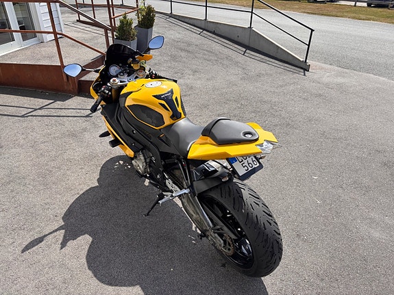 BMW Motorrad S S1000 RR, Fint skick, R&G, Slipon, "Den gula faran" 8 of 11