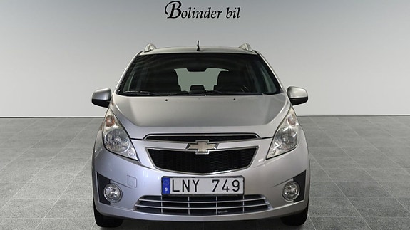 Chevrolet Spark 2 of 5