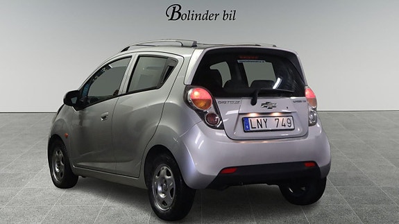 Chevrolet Spark 4 of 5