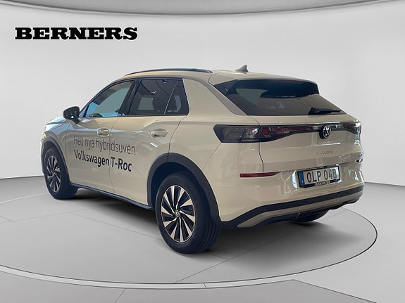 Volkswagen T-Roc 3 of 5