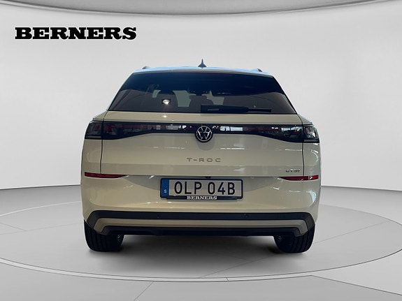 Volkswagen T-Roc 4 of 5