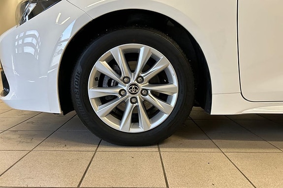 Toyota Corolla 13 of 15