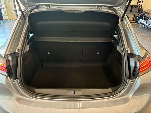 Peugeot 208 9 of 19