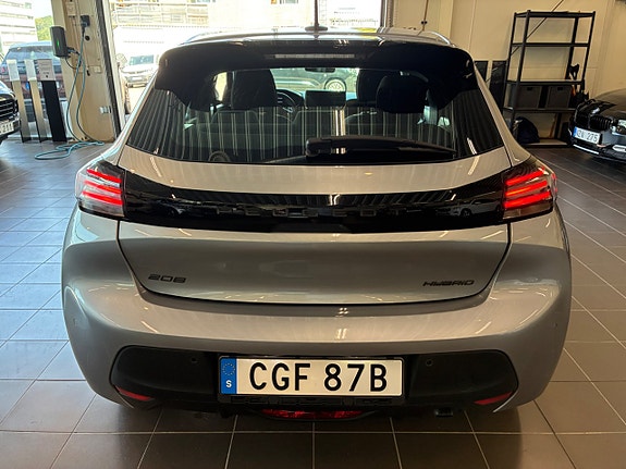 Peugeot 208 5 of 5