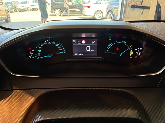 Peugeot 208 17 of 19