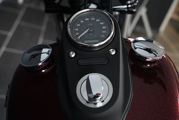 Harley-Davidson FXDB Dyna Street Bob Bassani 2-1 Öhlins 15 of 17