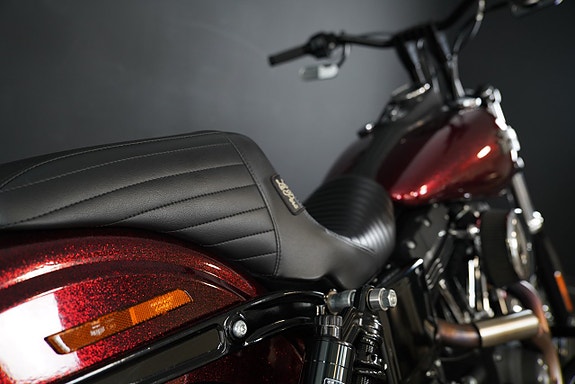 Harley-Davidson FXDB Dyna Street Bob Bassani 2-1 Öhlins 7 of 17