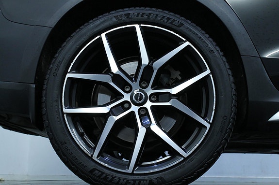 Volvo V60 Cross Country 12 of 20