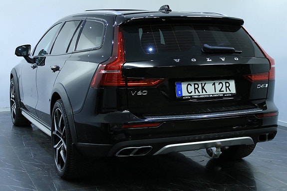 Volvo V60 Cross Country 5 of 5