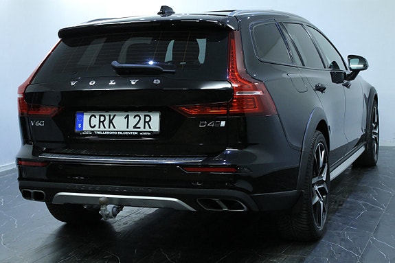 Volvo V60 Cross Country 7 of 20