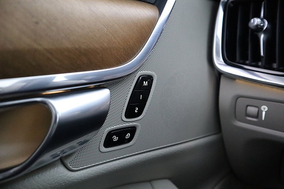 Volvo S90 19 of 23