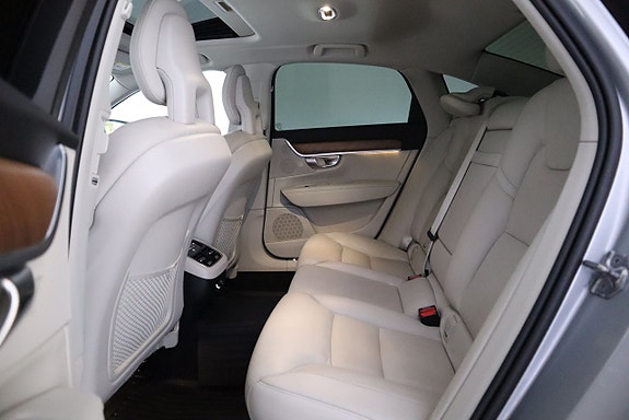 Volvo S90 13 of 23