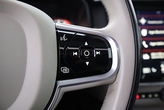 Volvo S90 16 of 23