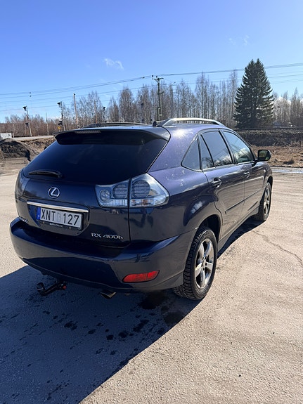 Lexus RX400h 2 of 3