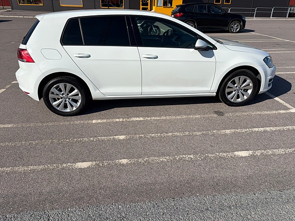 Volkswagen Golf VII 4 of 5