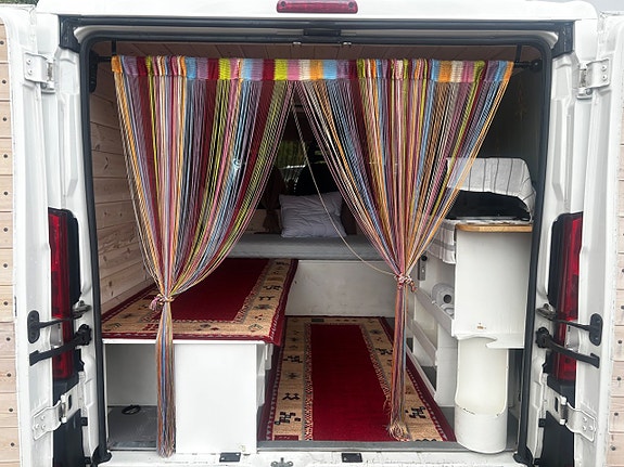 Peugeot e-Traveller 16 of 23