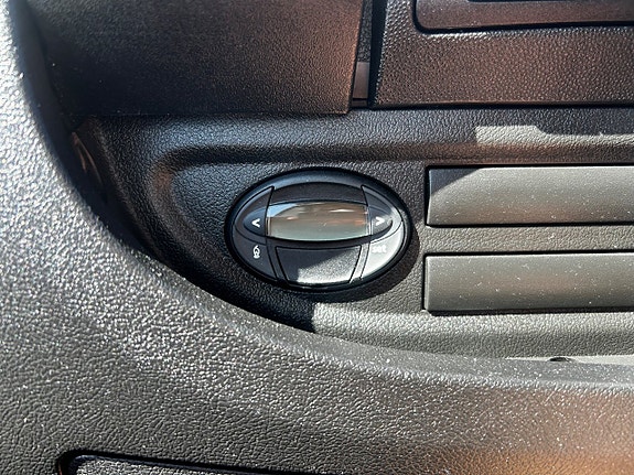 Peugeot e-Traveller 20 of 22