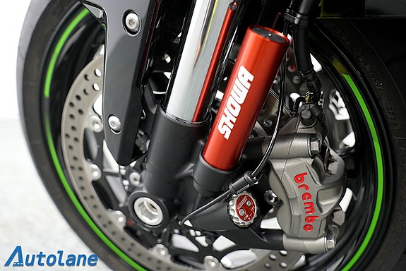 Kawasaki Ninja ZX-10R *Akrapovic, Öhlins, SHOWA 28 of 30