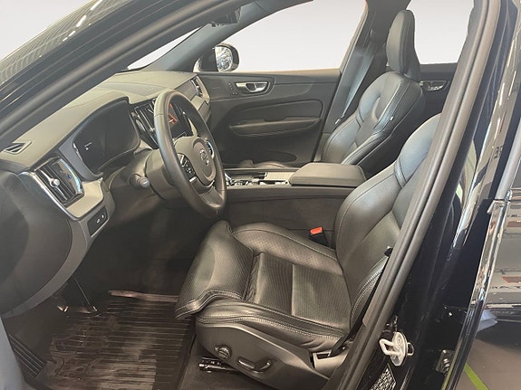 Volvo XC60 10 of 26