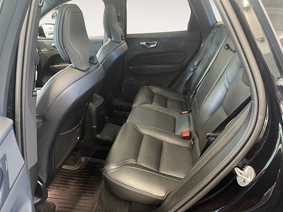 Volvo XC60 15 of 26