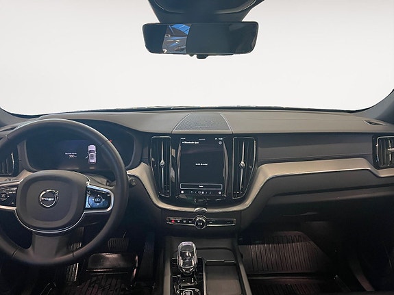 Volvo XC60 11 of 26