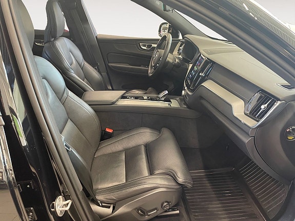 Volvo XC60 16 of 26