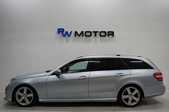 Mercedes-Benz E220 4 of 5