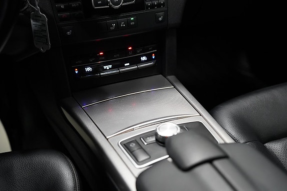 Mercedes-Benz E220 16 of 23