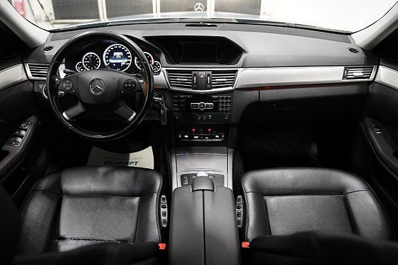 Mercedes-Benz E220 12 of 23