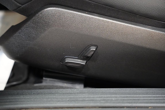 Mercedes-Benz E220 8 of 23