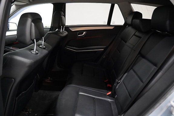 Mercedes-Benz E220 20 of 23
