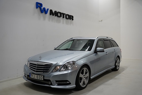 Mercedes-Benz E220 2 of 5