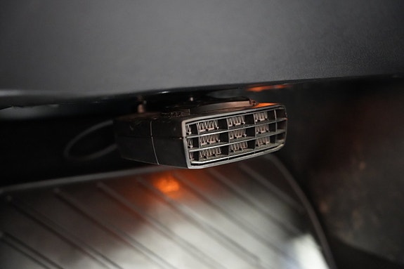 Mercedes-Benz E220 10 of 23
