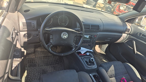 Volkswagen Passat 5 of 5