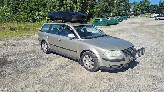 Volkswagen Passat 3 of 5