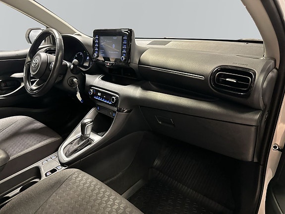 Toyota Yaris 6 of 12