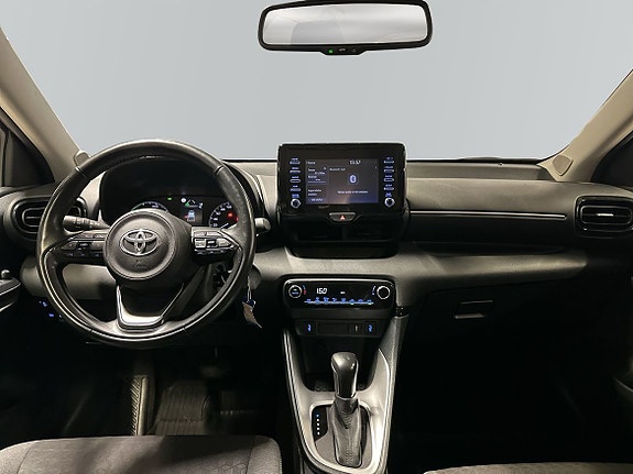 Toyota Yaris 8 of 12