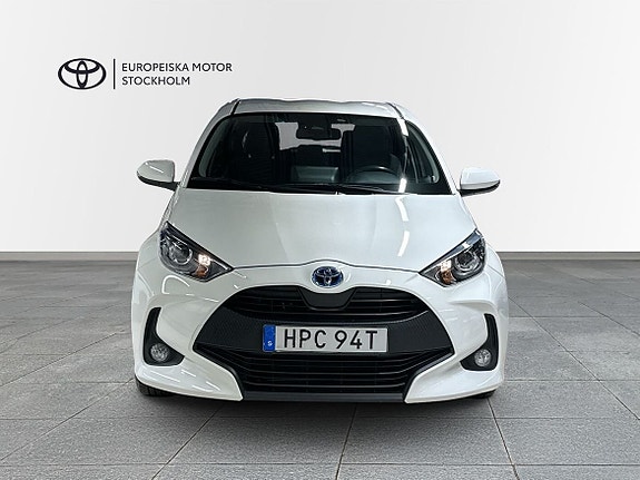 Toyota Yaris 5 of 12