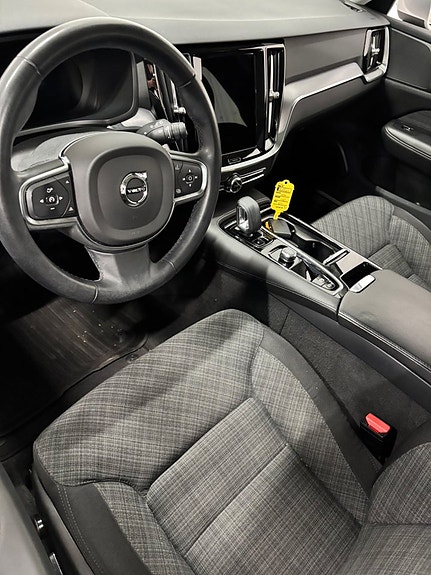 Volvo V60 2 of 2