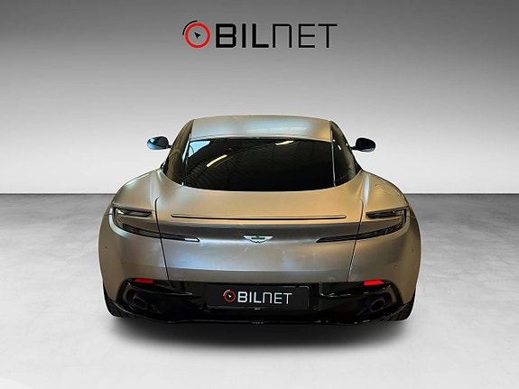 Aston Martin DB12 4 of 5