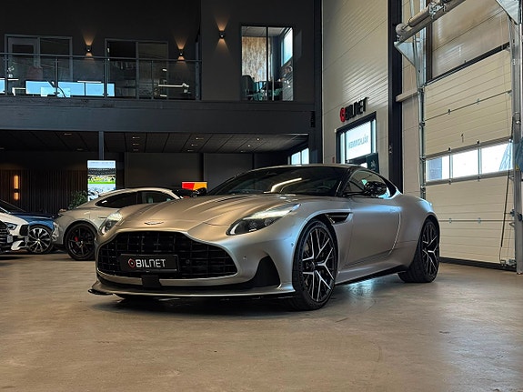Aston Martin DB12 26 of 30
