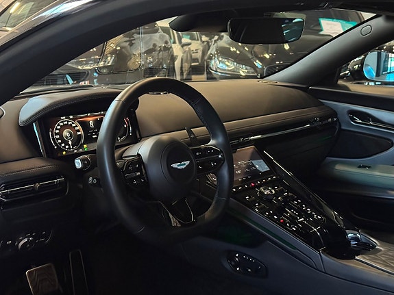 Aston Martin DB12 14 of 30