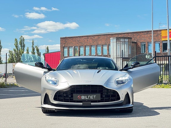 Aston Martin DB12 8 of 30