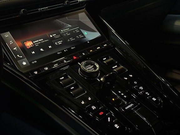 Aston Martin DB12 17 of 30