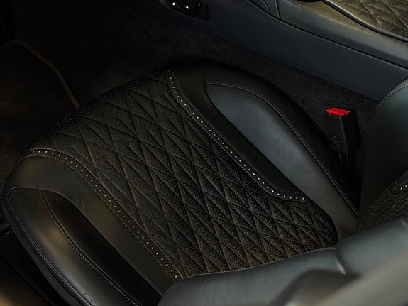 Aston Martin DB12 10 of 30