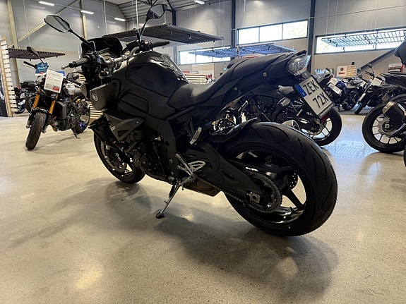 Yamaha MT-10 6 of 7