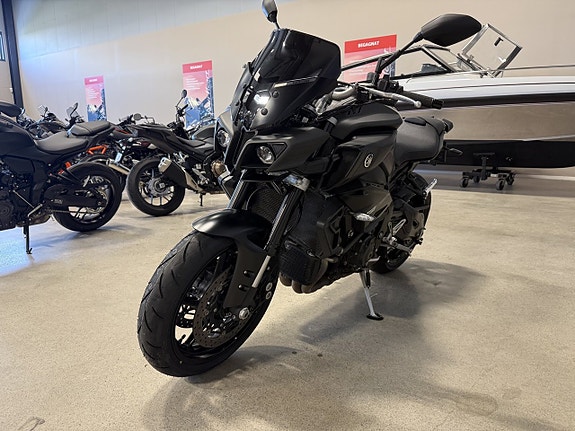 Yamaha MT-10 4 of 7